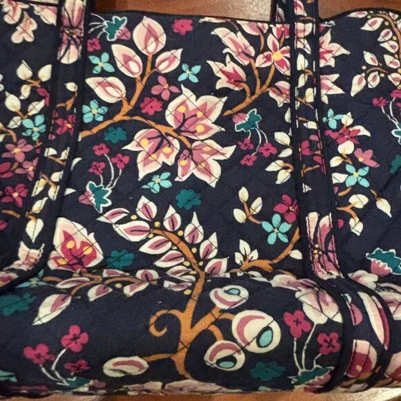 Vera Bradley Iconic Kingston Garden Tote, 14" x 11" - Picture 9 of 12